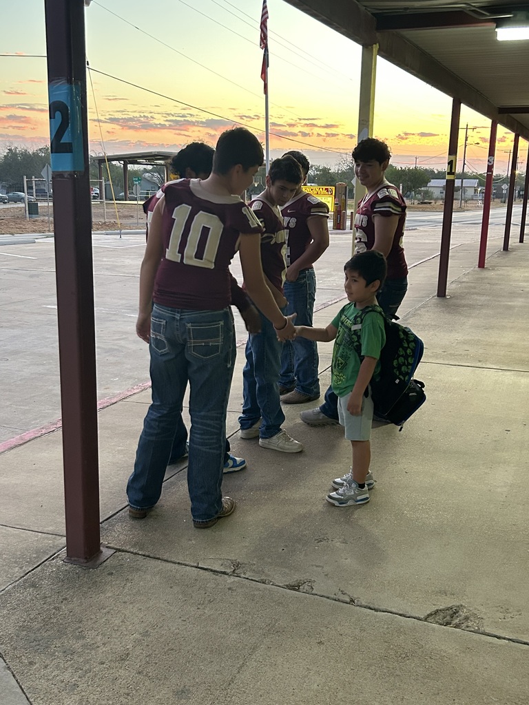 The CHS Cheerleaders and Football Players welcomed students at Encinal Thursday morning.