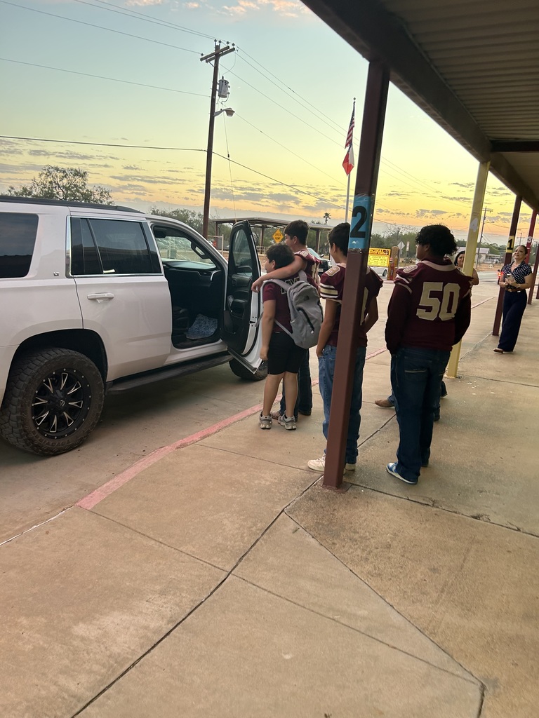 The CHS Cheerleaders and Football Players welcomed students at Encinal Thursday morning.