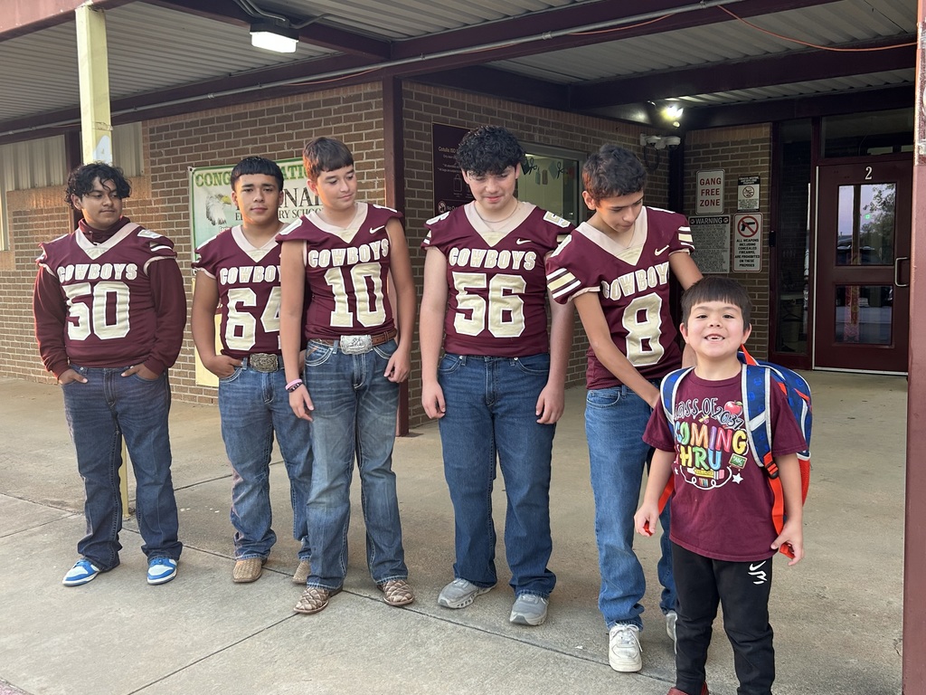 The CHS Cheerleaders and Football Players welcomed students at Encinal Thursday morning.