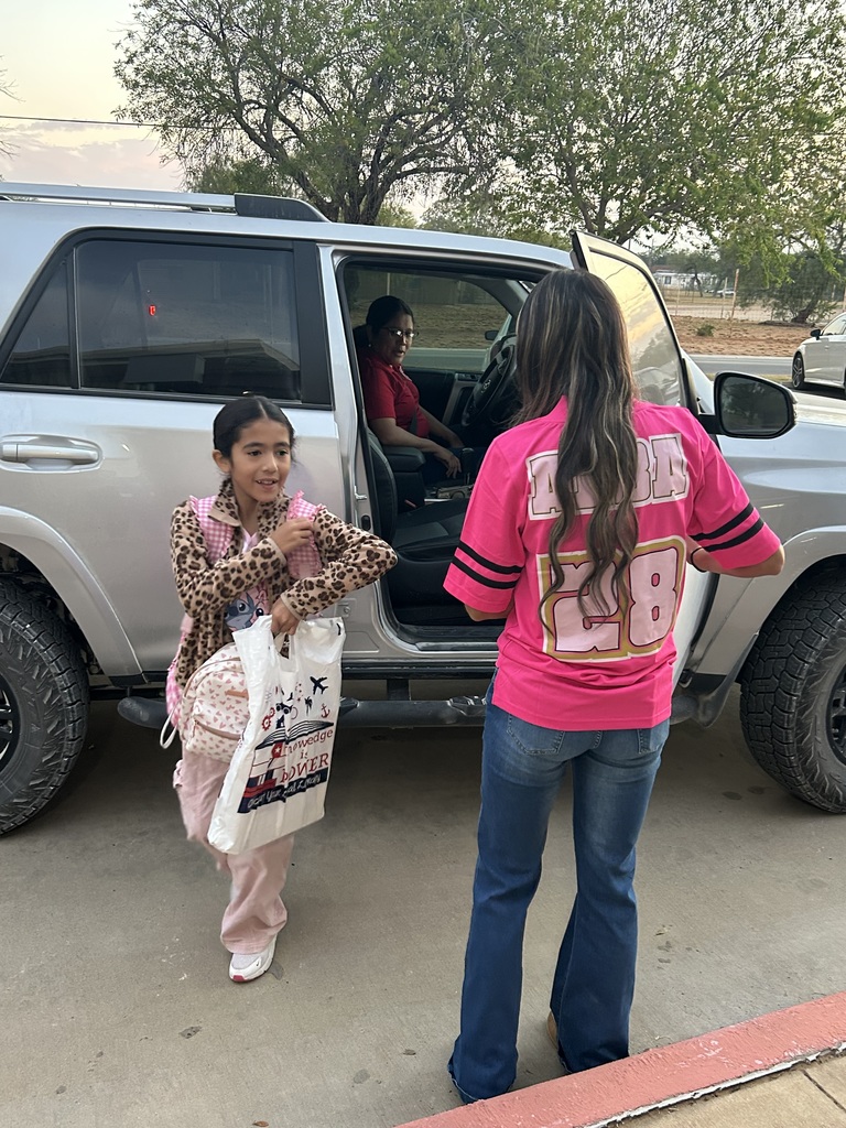 The CHS Cheerleaders and Football Players welcomed students at Encinal Thursday morning.