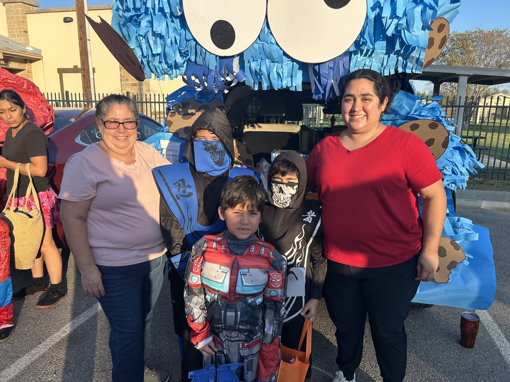 Encinal Elementary School had a successful Trunk or Treat  at the Encinal Veterans Park on Monday October 27, 2025.