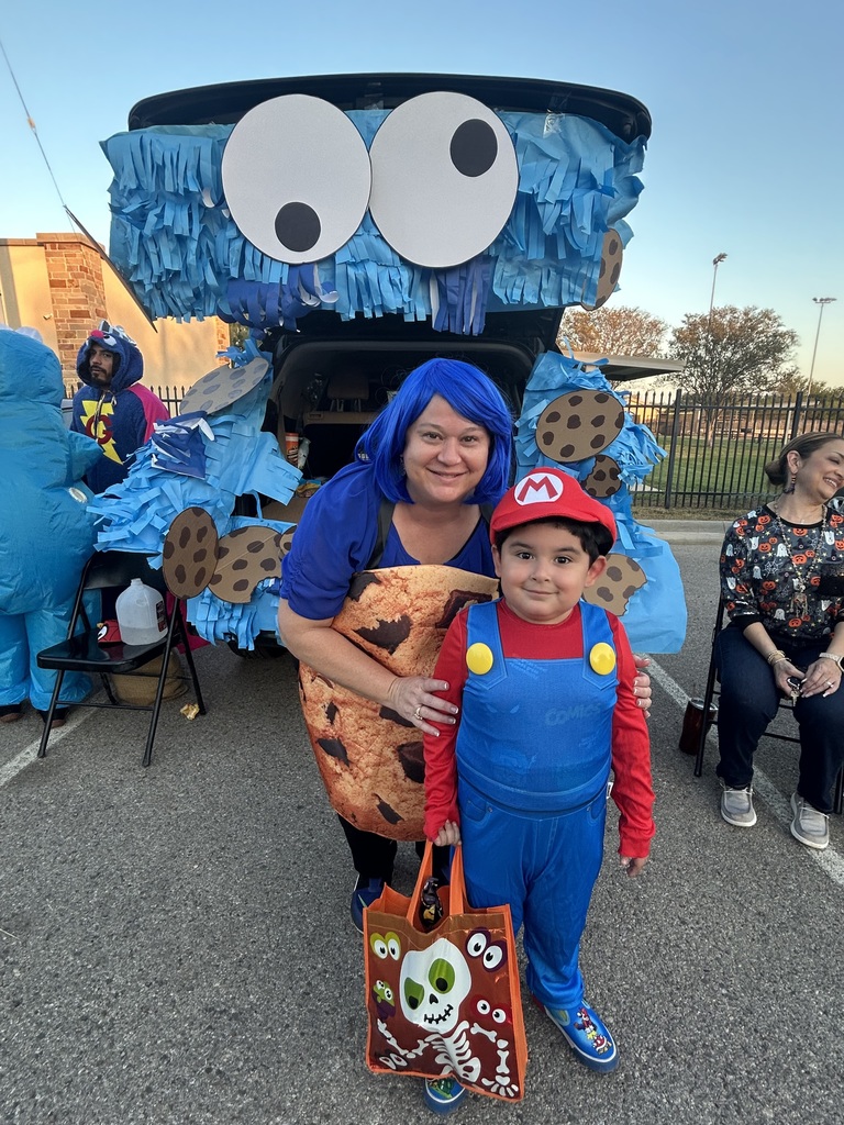 Encinal Elementary School had a successful Trunk or Treat  at the Encinal Veterans Park on Monday October 27, 2025.
