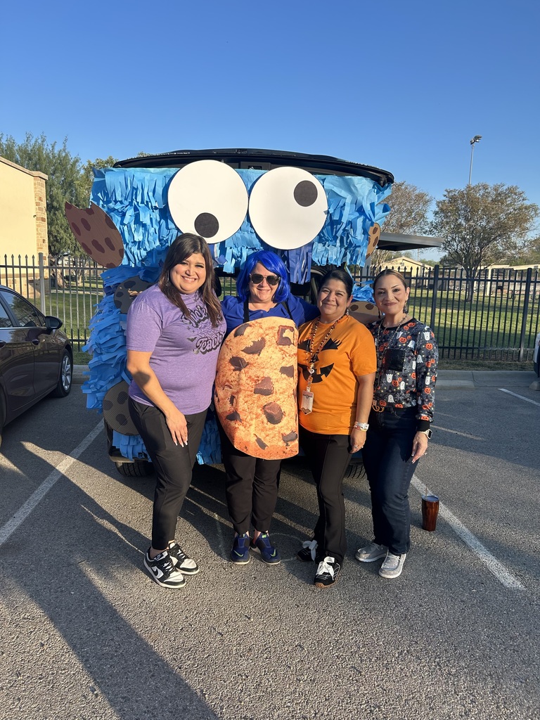 Encinal Elementary School had a successful Trunk or Treat  at the Encinal Veterans Park on Monday October 27, 2025.