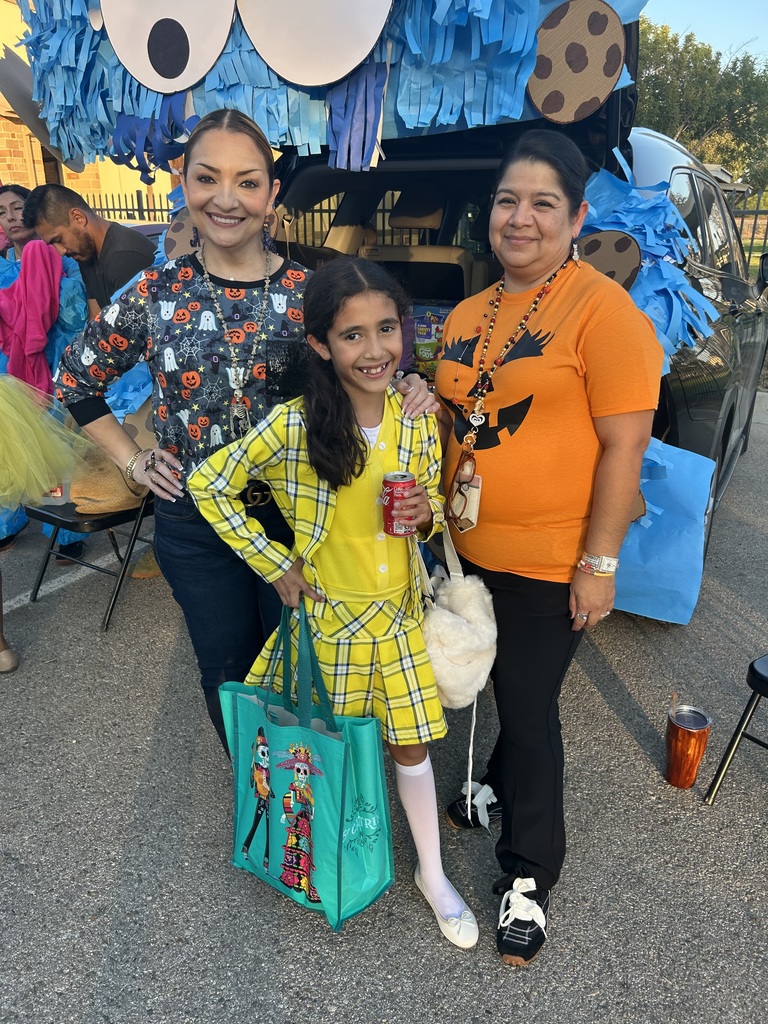 Encinal Elementary School had a successful Trunk or Treat  at the Encinal Veterans Park on Monday October 27, 2025.