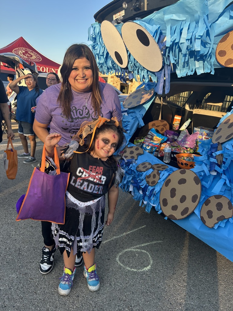Encinal Elementary School had a successful Trunk or Treat  at the Encinal Veterans Park on Monday October 27, 2025.