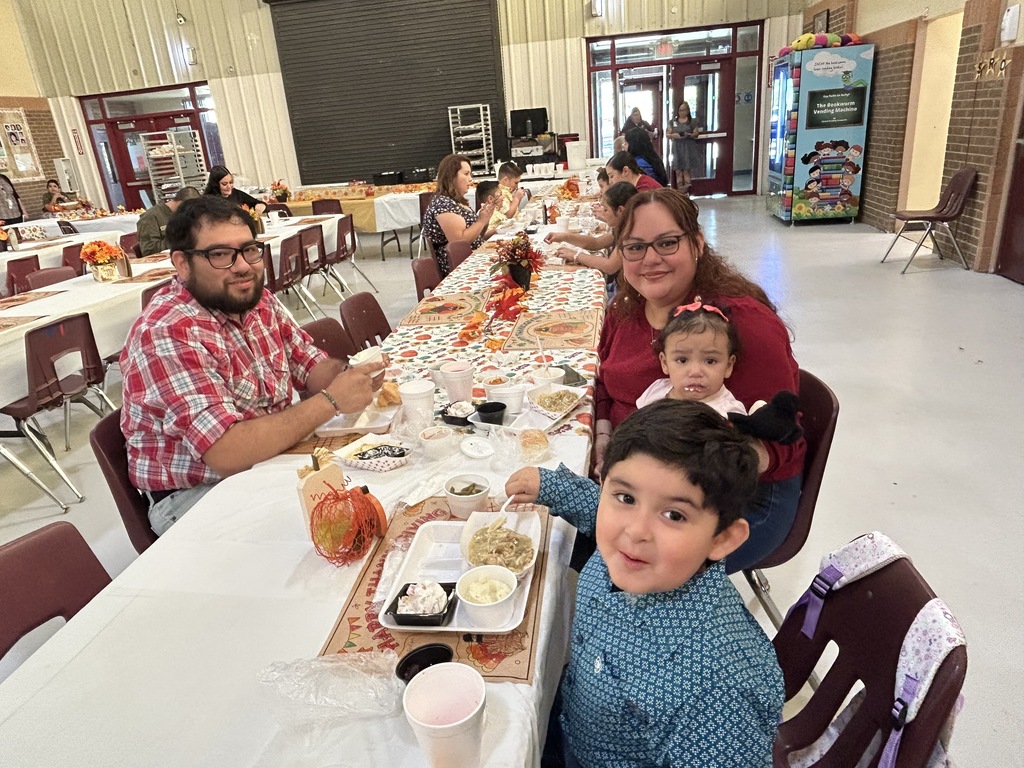 Thanksgiving  Parent Luncheon was a great success at  Encinal Elementary School..
