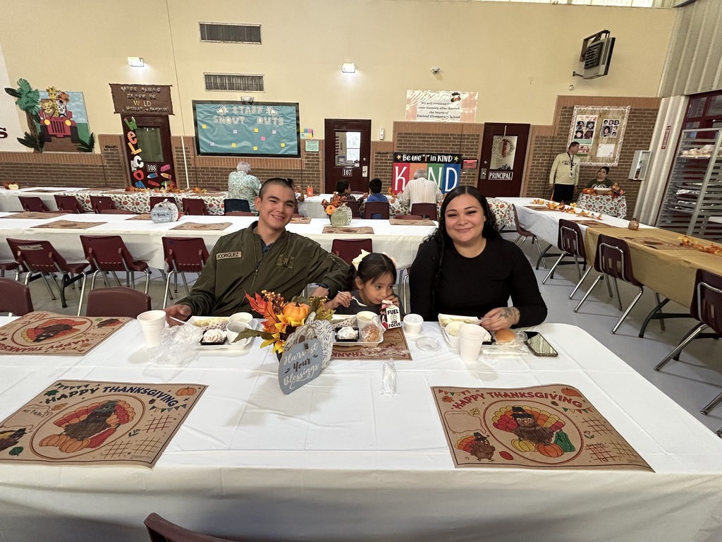 Thanksgiving  Parent Luncheon was a great success at  Encinal Elementary School..