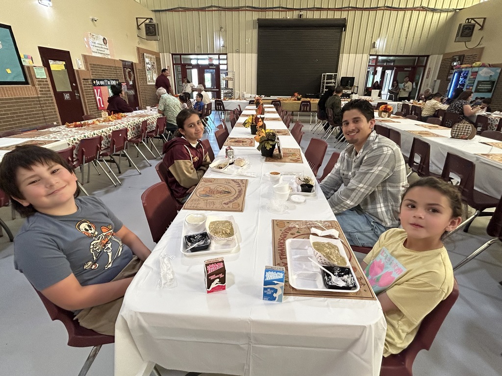 Thanksgiving  Parent Luncheon was a great success at  Encinal Elementary School..