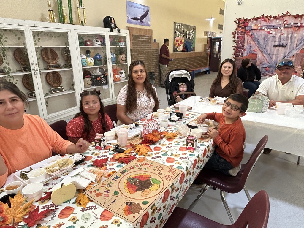 Thanksgiving  Parent Luncheon was a great success at  Encinal Elementary School..