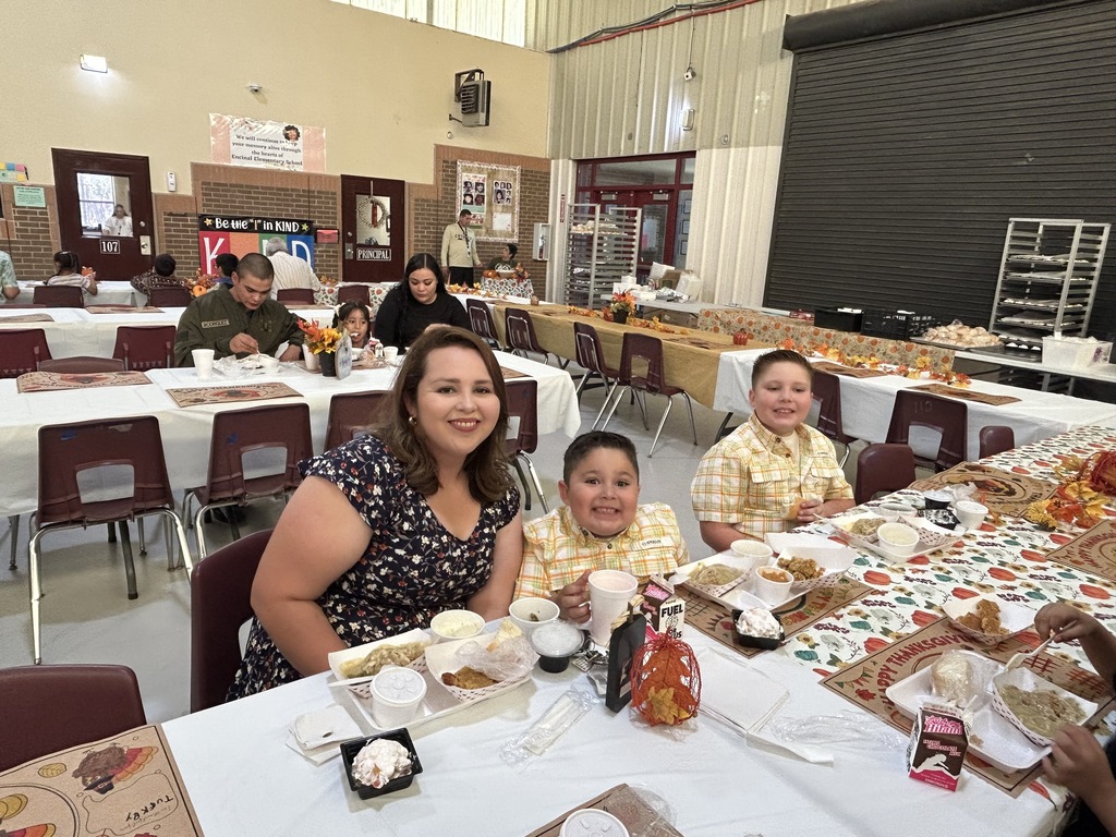 Thanksgiving  Parent Luncheon was a great success at  Encinal Elementary School..