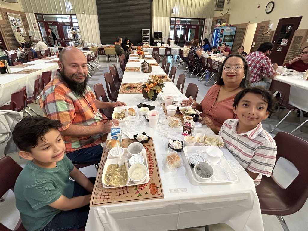 Thanksgiving  Parent Luncheon was a great success at  Encinal Elementary School..