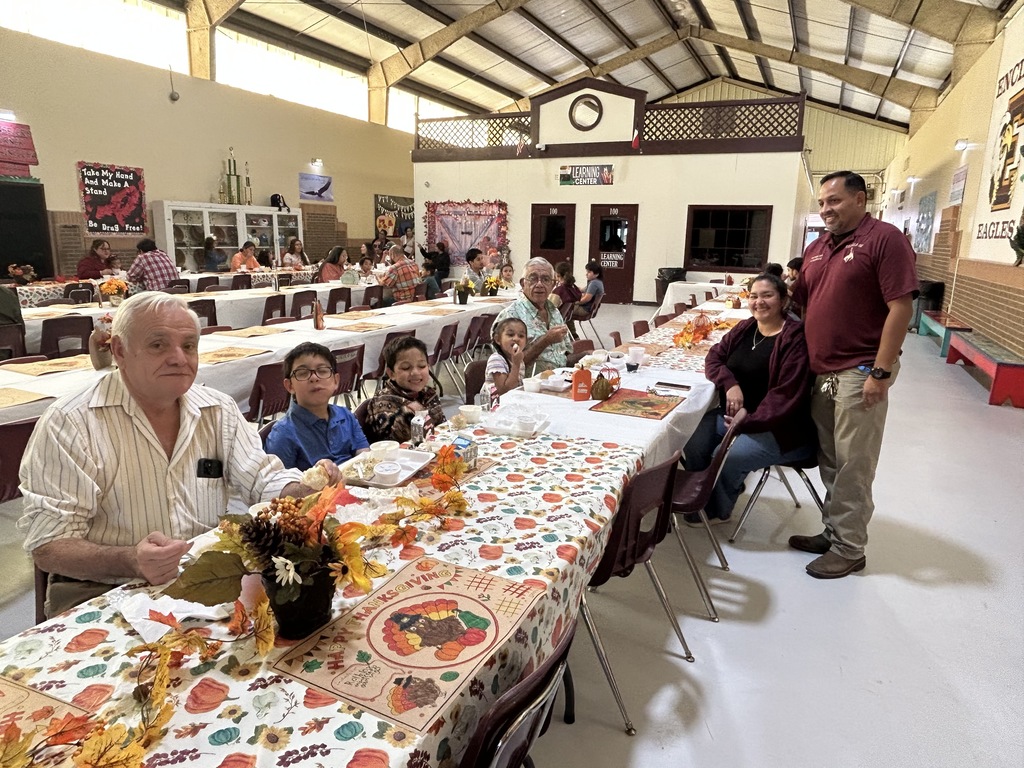 Thanksgiving  Parent Luncheon was a great success at  Encinal Elementary School..