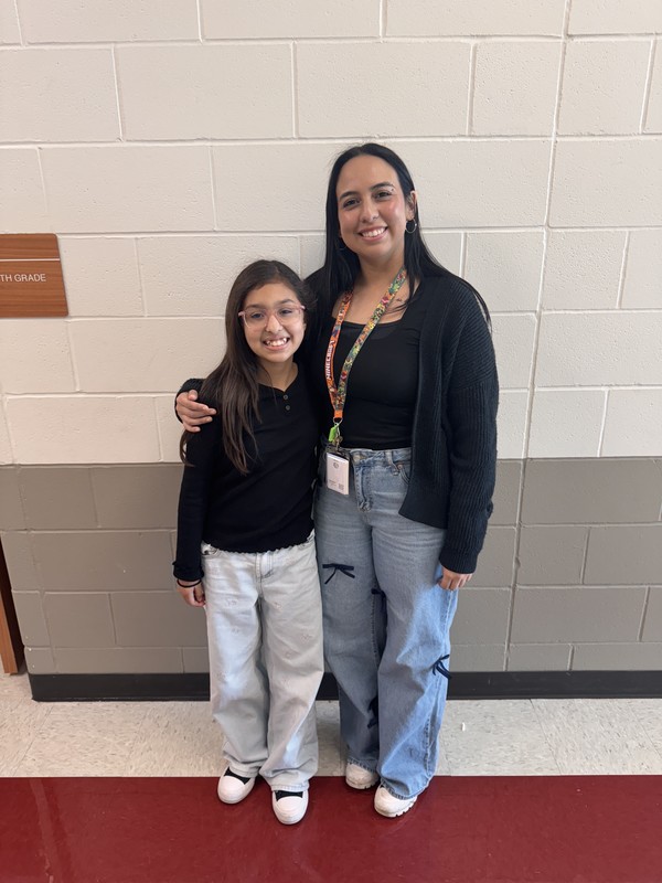 Homecoming Week Dress Up 2025 Day 3 -Twin Day