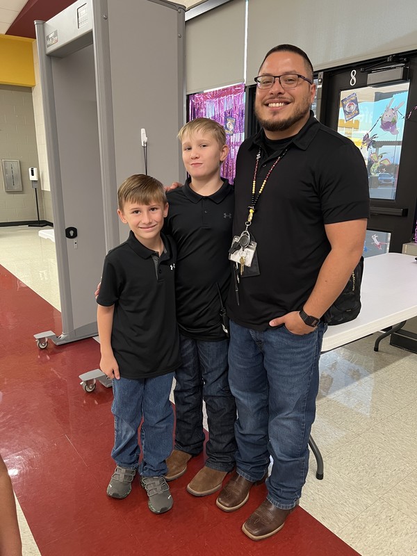 Homecoming Week Dress Up 2025 Day 3 -Twin Day