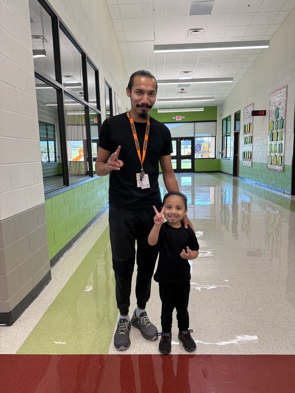 Homecoming Week Dress Up 2025 Day 3 -Twin Day