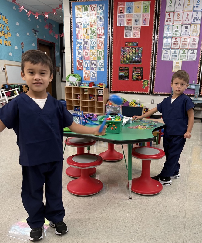 Homecoming Week Dress Up 2025 Day 3 -Twin Day