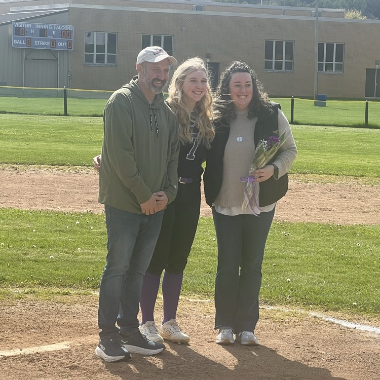 Lilly and her parents on Sr night
