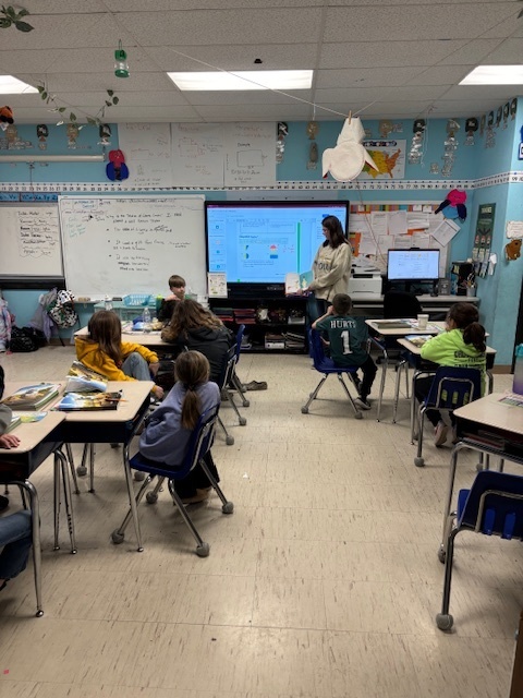 Jr. Beta reading Green Eggs and Ham to 3rd grade