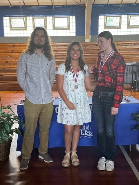 Mr. Ebmeyer, Kynlee and Krystiauna