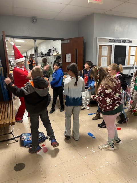 Elf snowball/marshmallow fight