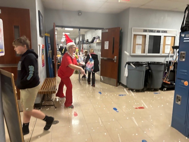 Elf snowball/marshmallow fight