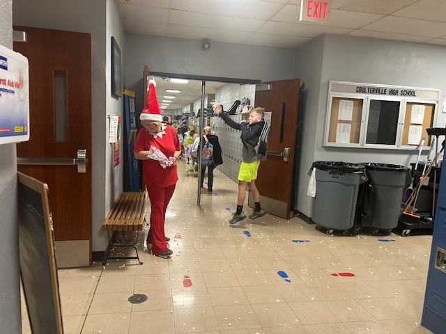 Elf snowball/marshmallow fight