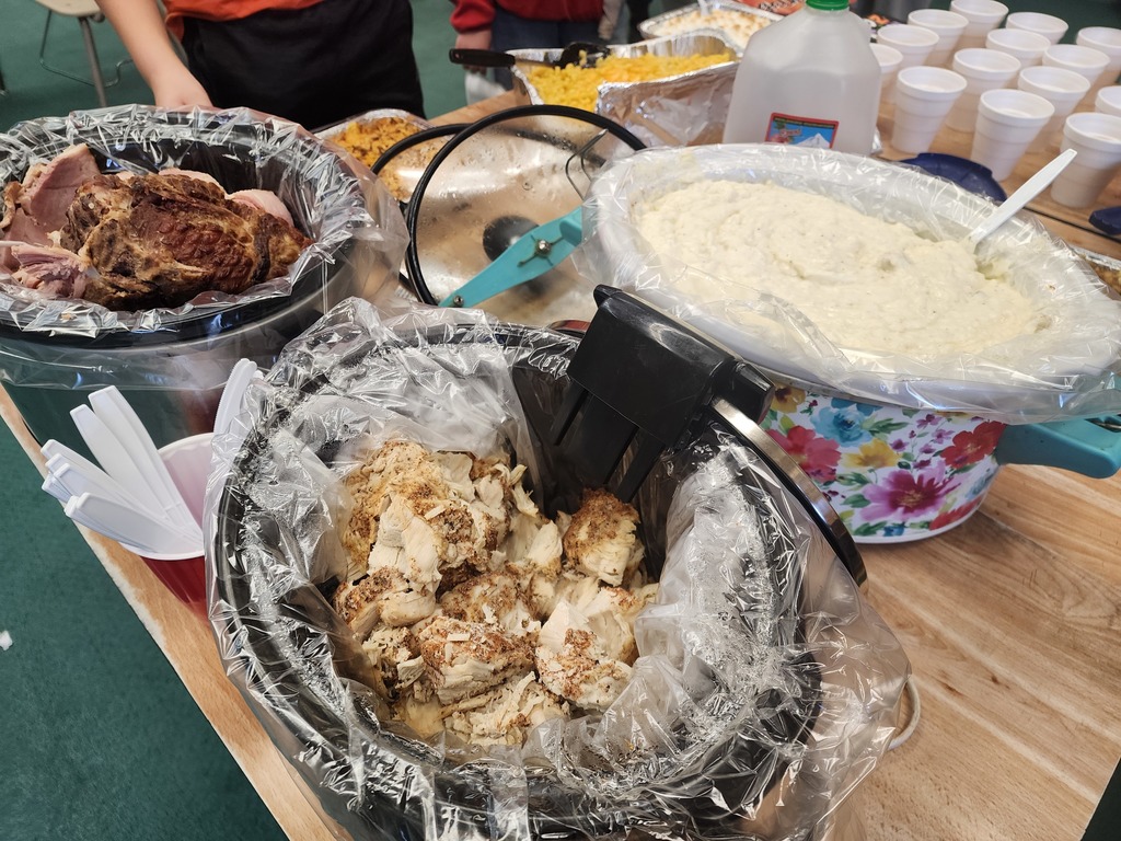 crockpots with food