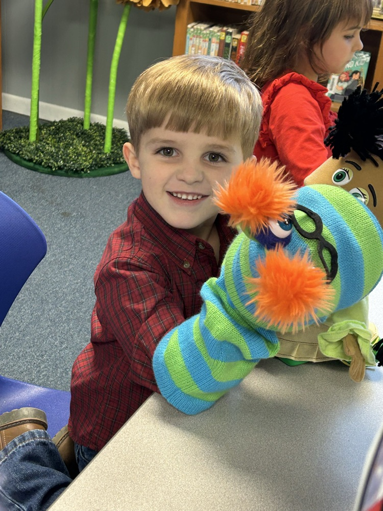 kindergarteners in library