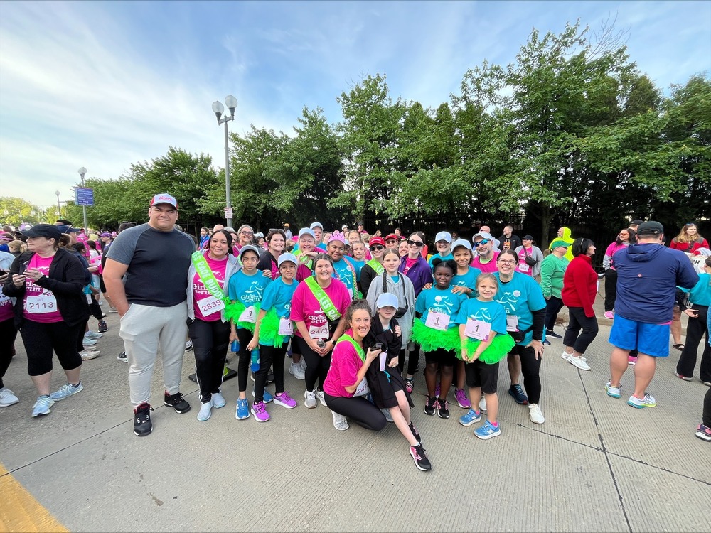 group picture of girls who ran the race