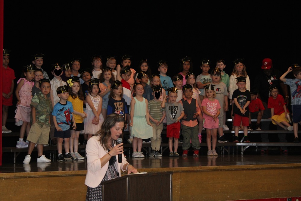 Kindergarten graduating class group picture