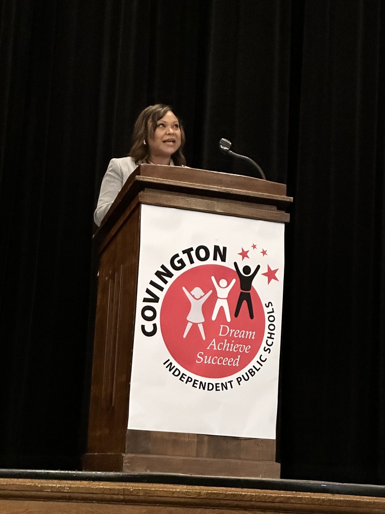 Superintendent Flucas Addresses the Crowd