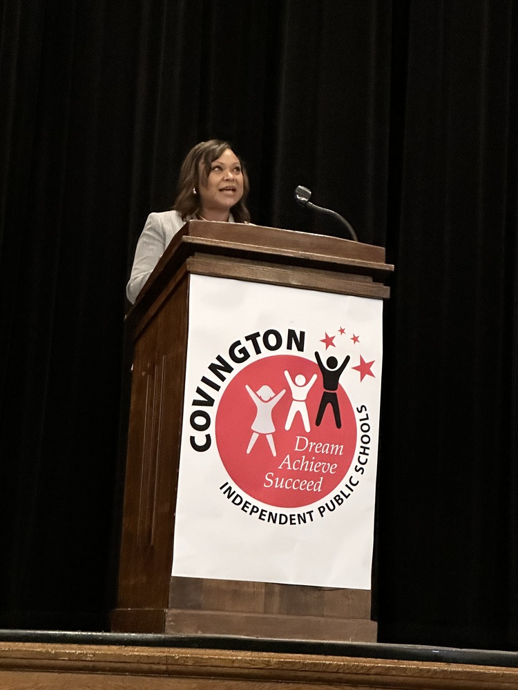 Superintendent Flucas Addresses the Crowd