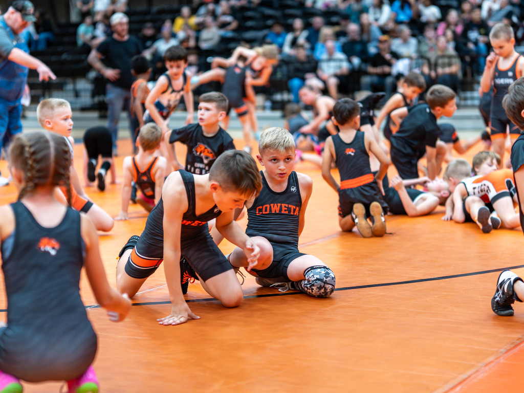 young wrestlers warming up