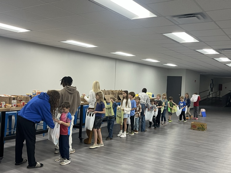 4h helping with bags