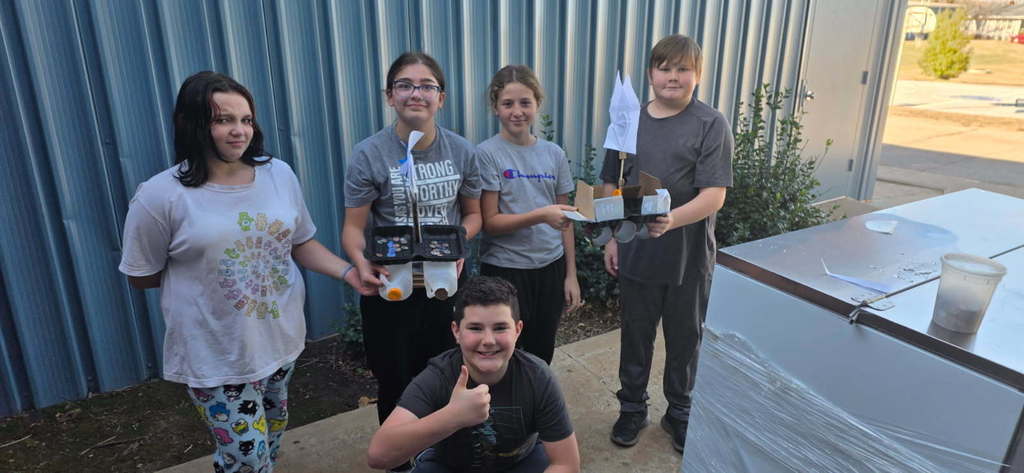 Middle School Engineering. Building boats.