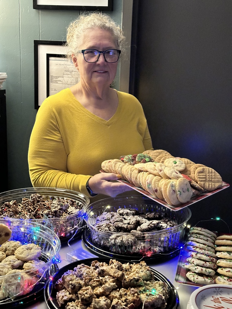 Mrs Linda Newsom donated 400+ snacks for the staff.