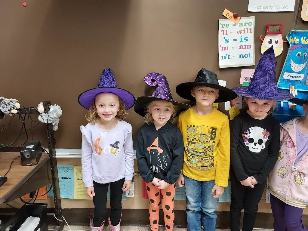 1st grade Halloween Hat fun