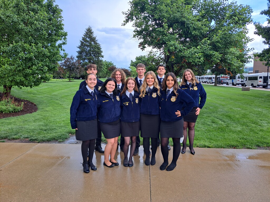 FFA Officers in formal FFA attire