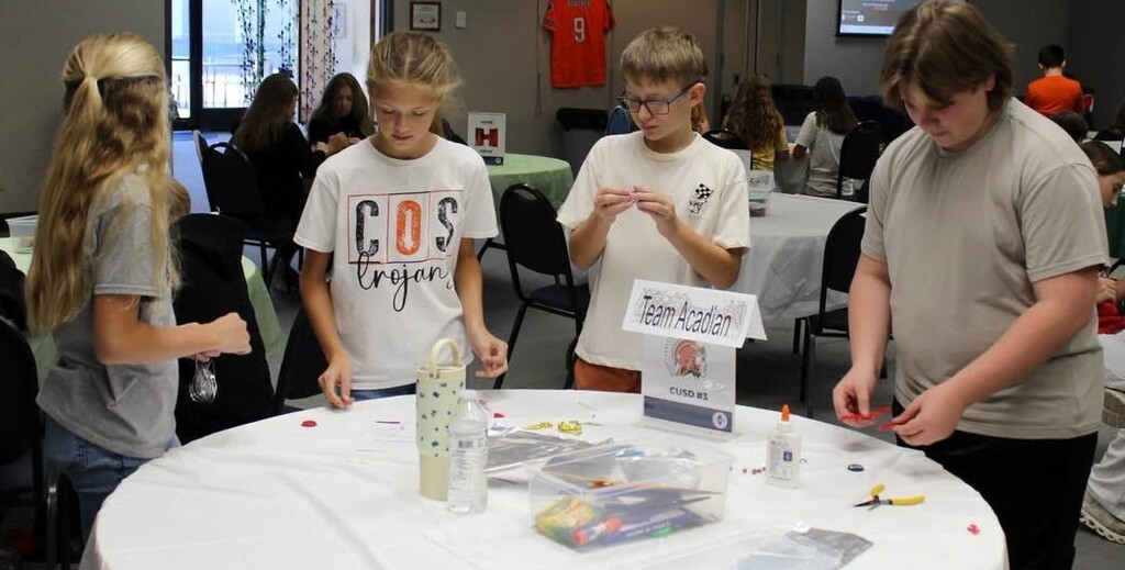 Jt High students building crafts