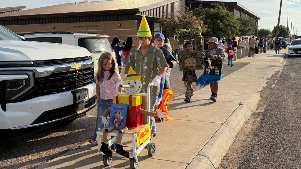 Crane Elementary Book float parade