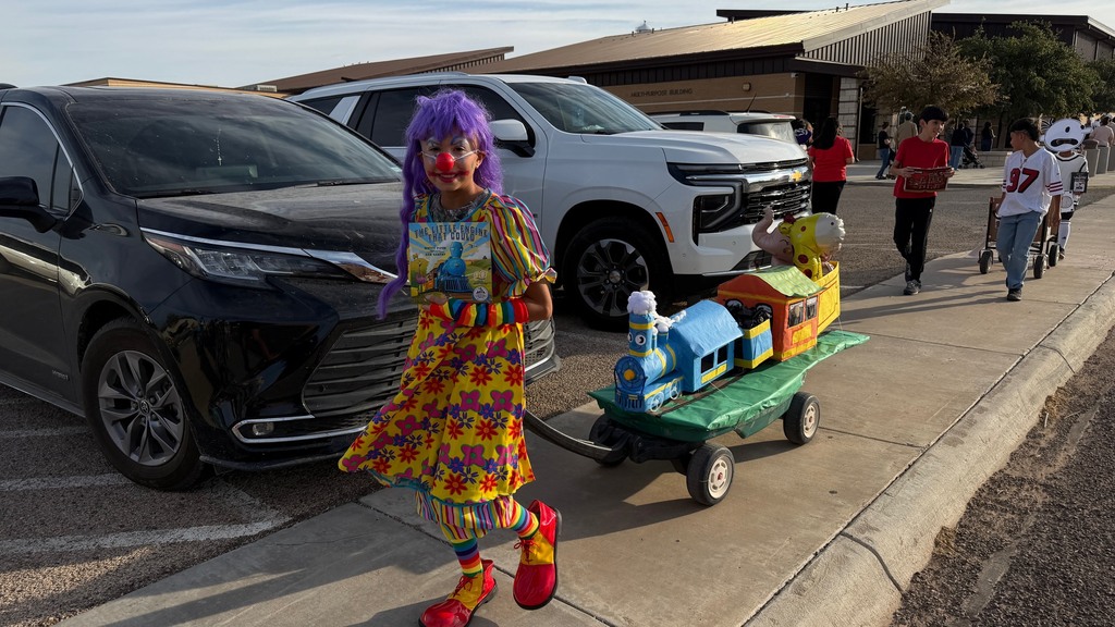 Crane Elementary Book float parade
