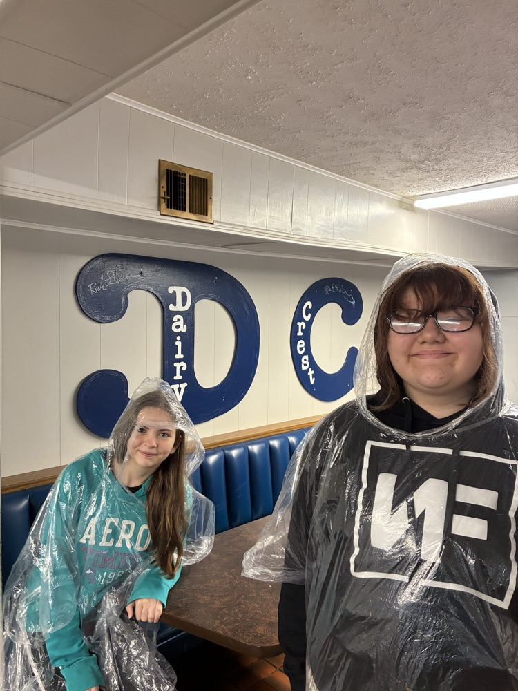 Braley and justice at an ice cream shop