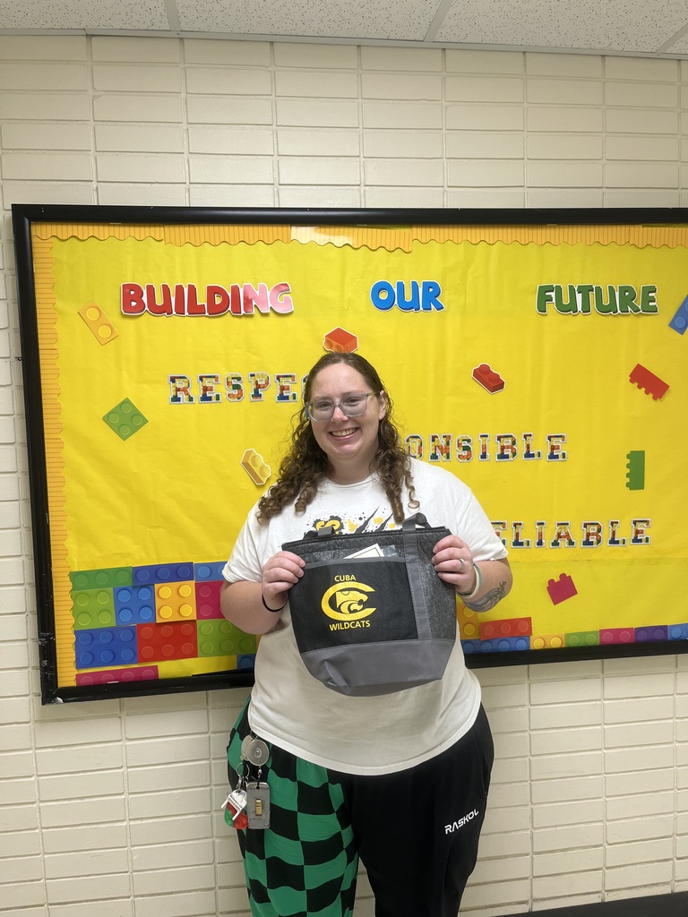 K. Bullock with her lunch bag!