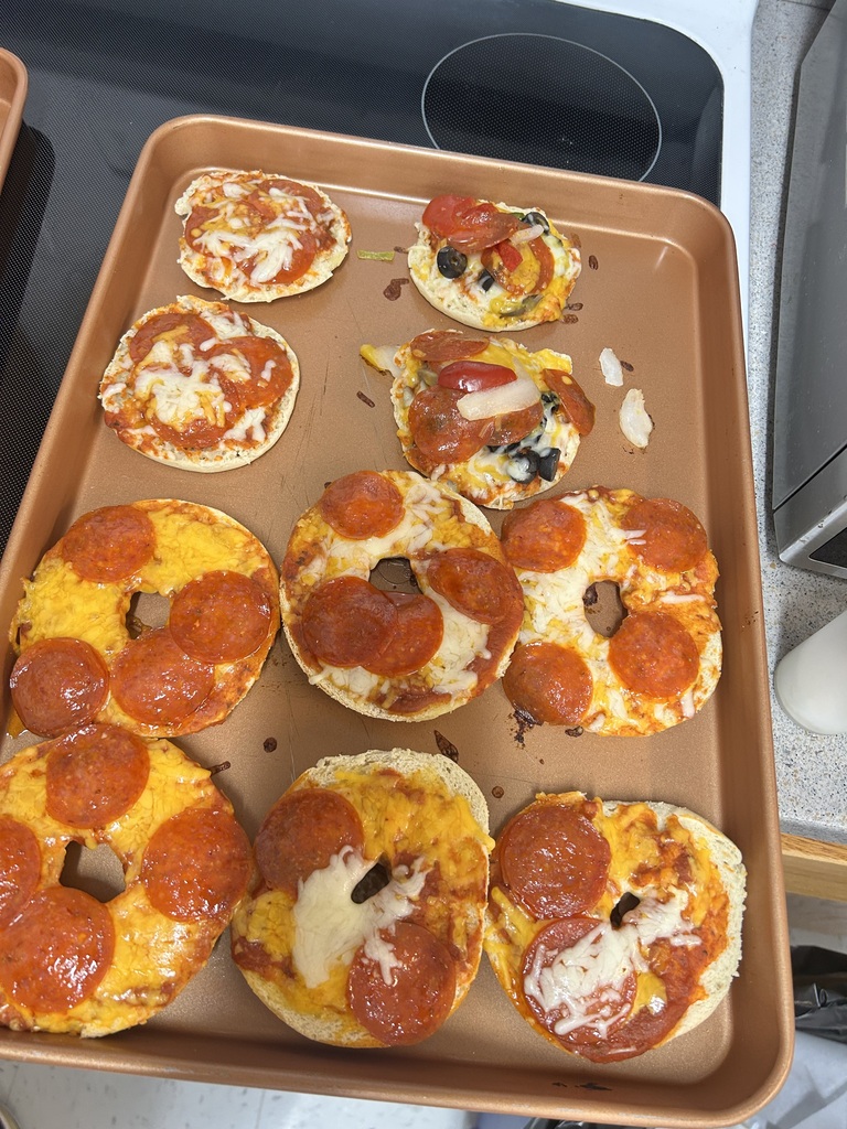 finished english muffin pizza