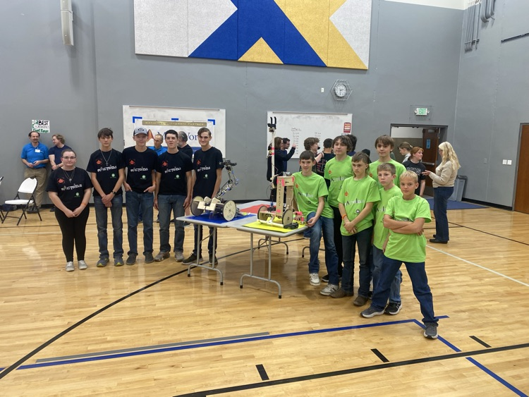 ss river teams together with their robots