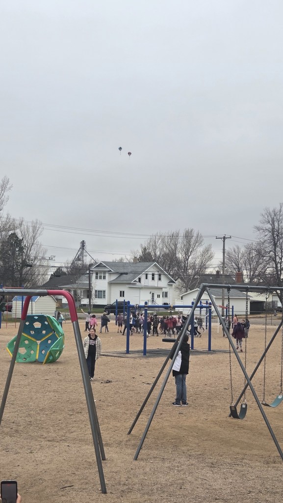 Parachute toys dropping