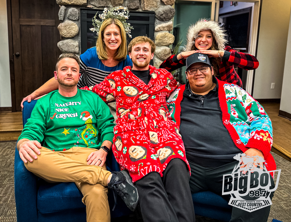 987 The Big Boy dressed up for Christmas