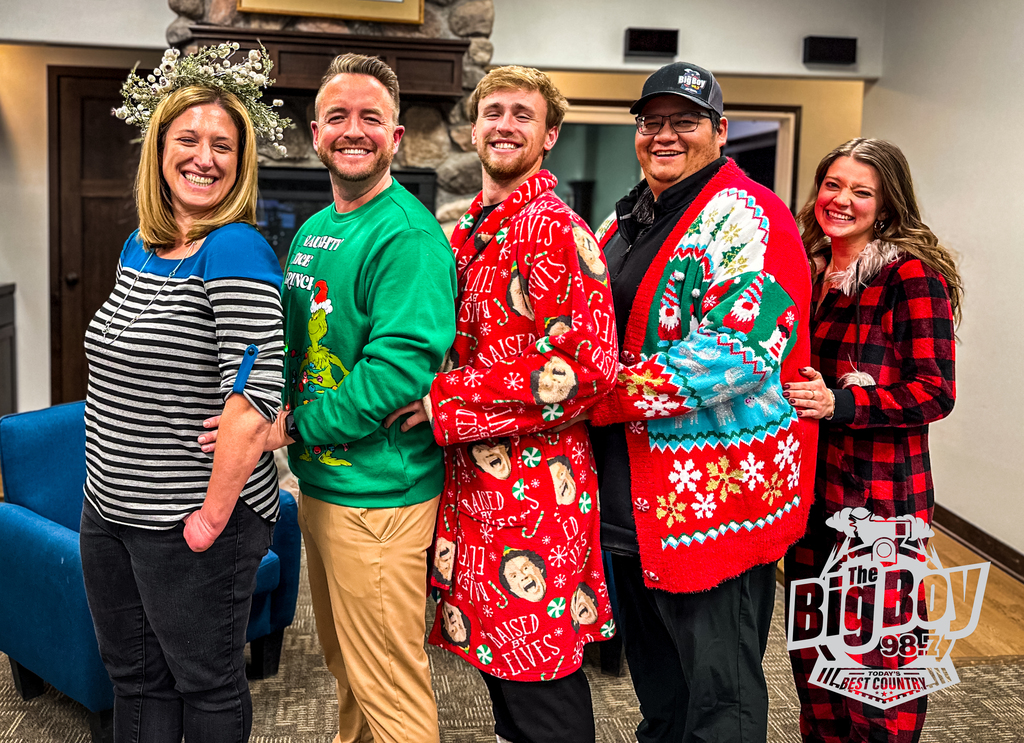 987 The Big Boy dressed up for Christmas