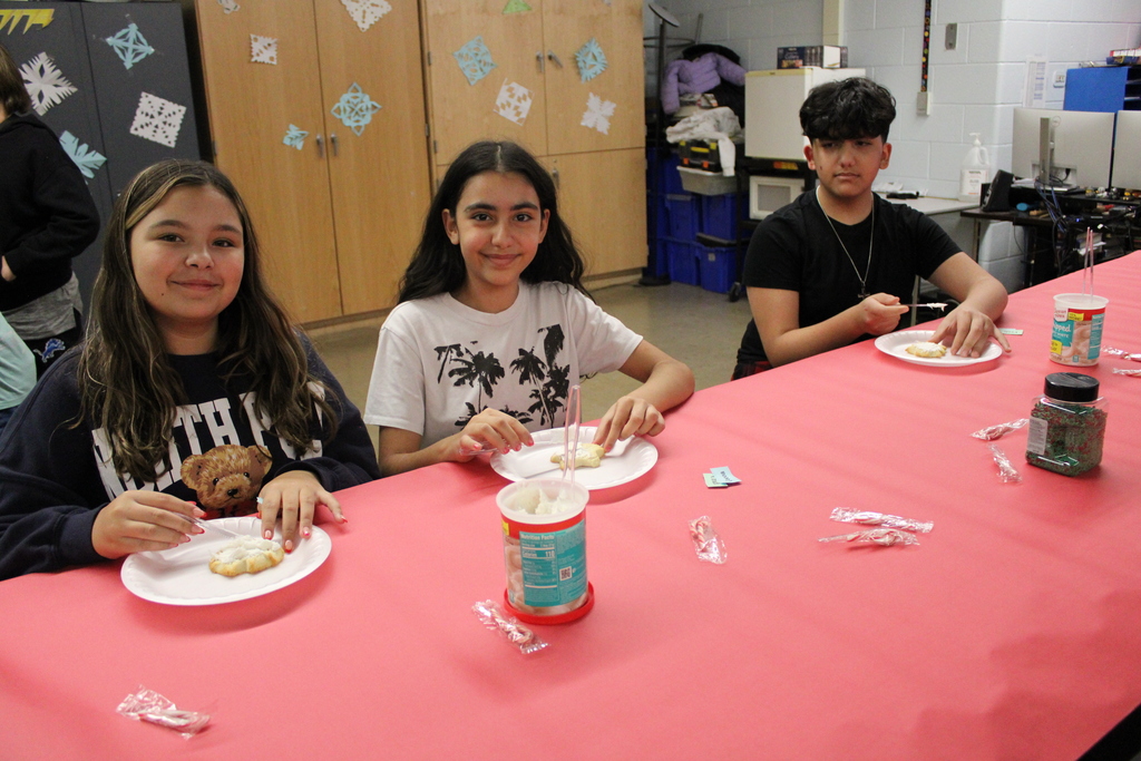 IMG_0909It was a cozy night of holiday fun at Riverside 🎄 Cookie decorating, hot cocoa, a holiday movie, and great company. Thank you to everyone who joined us and helped support Student Council. We can’t wait to grow this event even more next year!