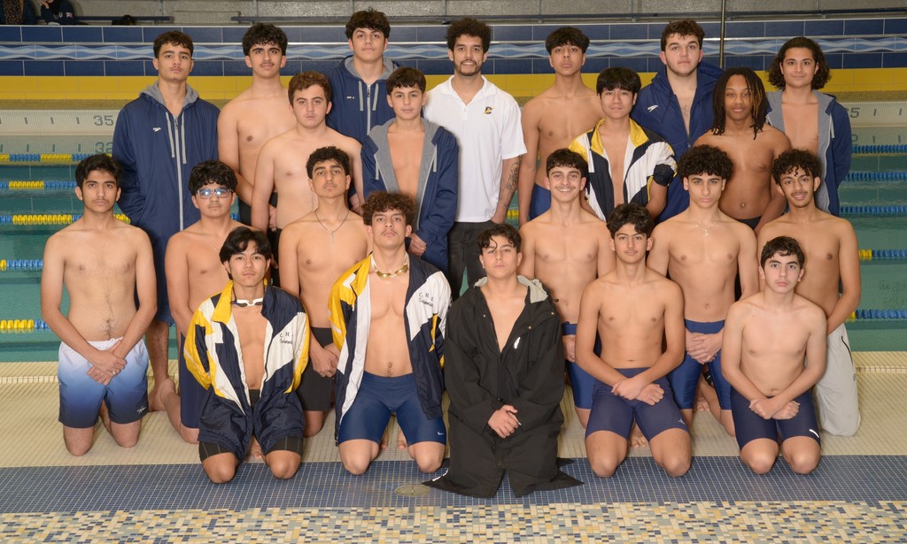 Photo of the Crestwood Chargers 25-26 Boys Varsity Swim Team 
